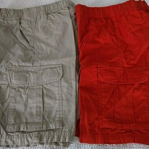 Boys cargo shorts - Size 8